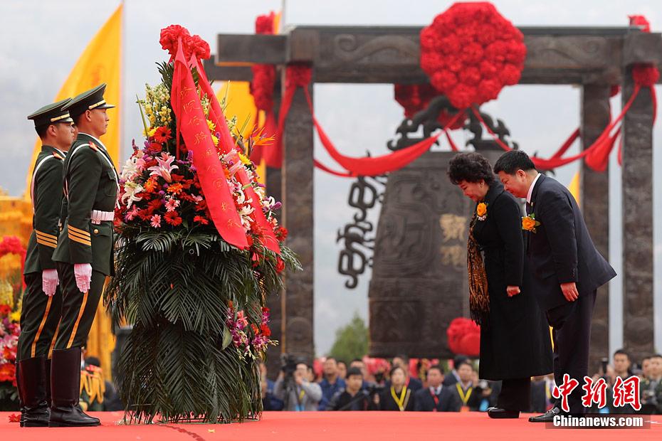国家级黄帝公祭:万余名海内外炎黄子孙参与祭拜